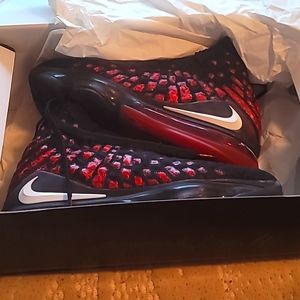 LeBron XVll, 9.5, Red and Black